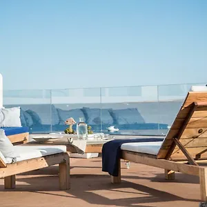 https://modern-home-with-ocean-view.in-canary-islands.com